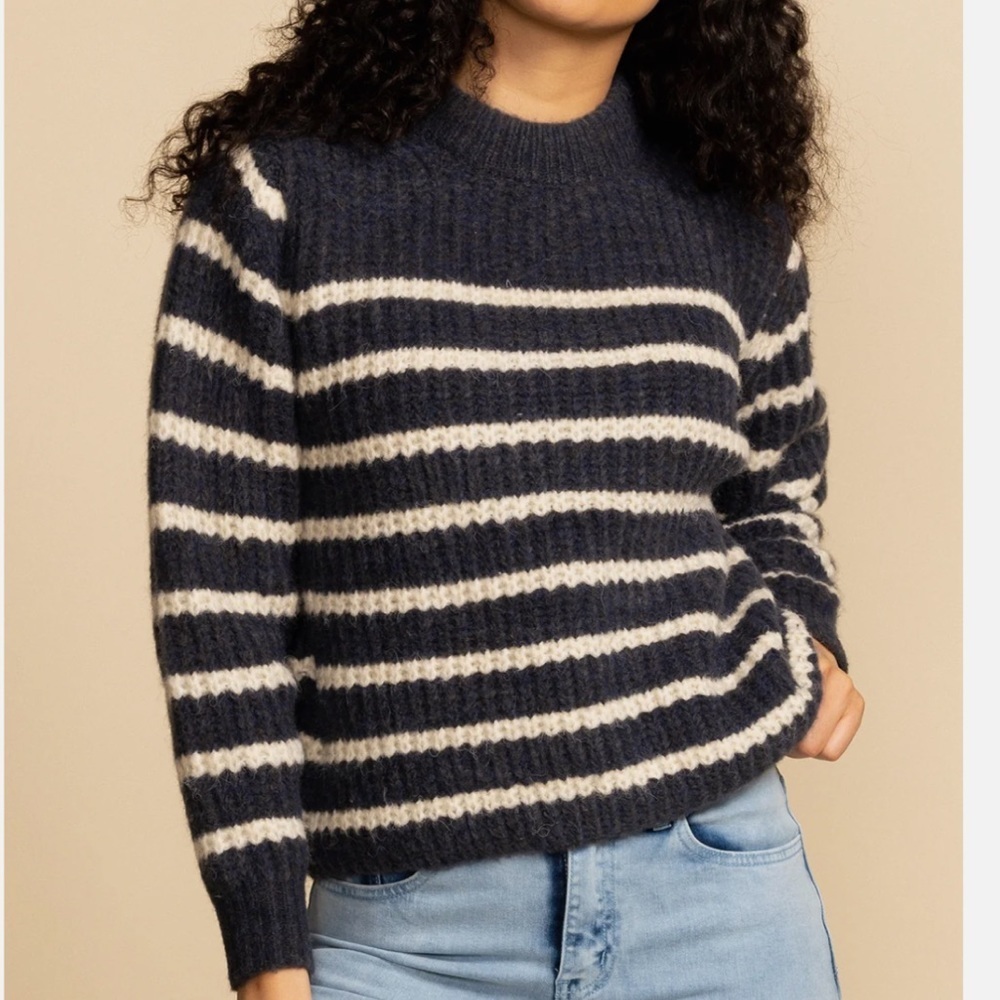 Pink Martini Ally Pullover Sweater in Navy/White size large